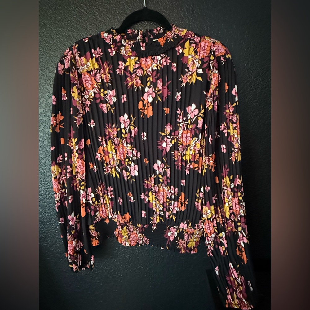 NWT-Beautiful Les Serein Emilio smocked detail